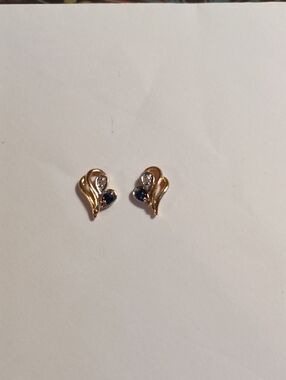 10k Gold Stud Earring. Sapphire/Diamond.